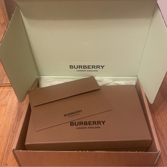 Burberry Vintage Check Slides - Picture 2 of 2